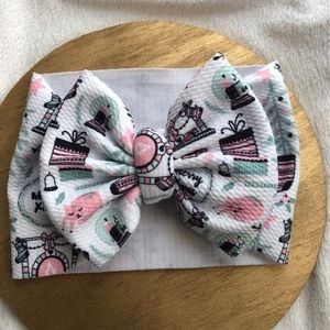 Cozy christmas night bows